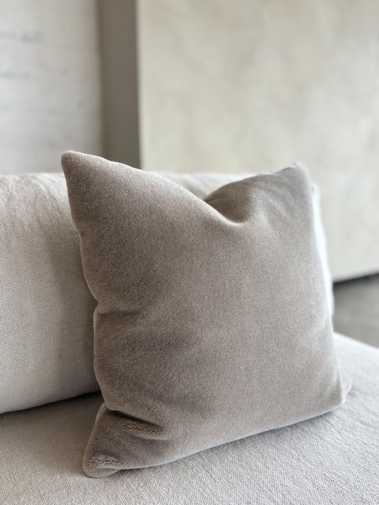 Mohair sierkussenhoes Amy taupe